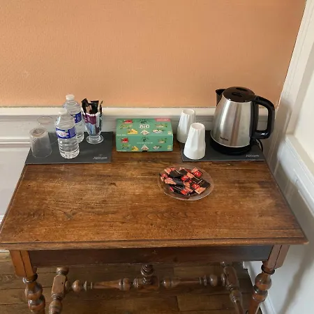 Le Plessis Couette-café 3*